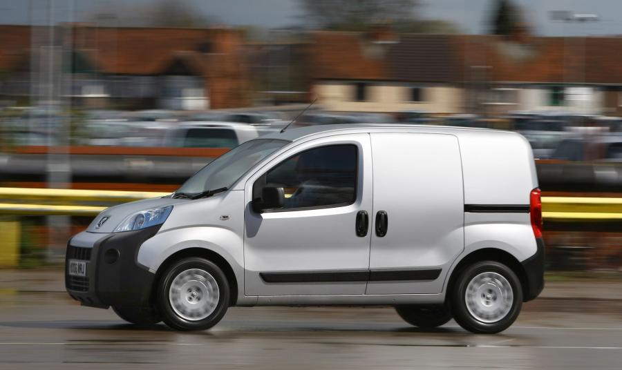  Peugeot Bipper 2008 года  (фото 11 из 93)